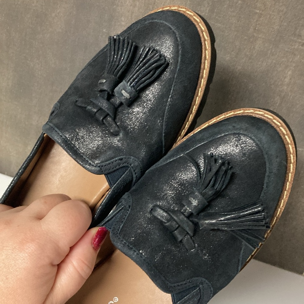 AEROSOLES Black Tassel Loafers